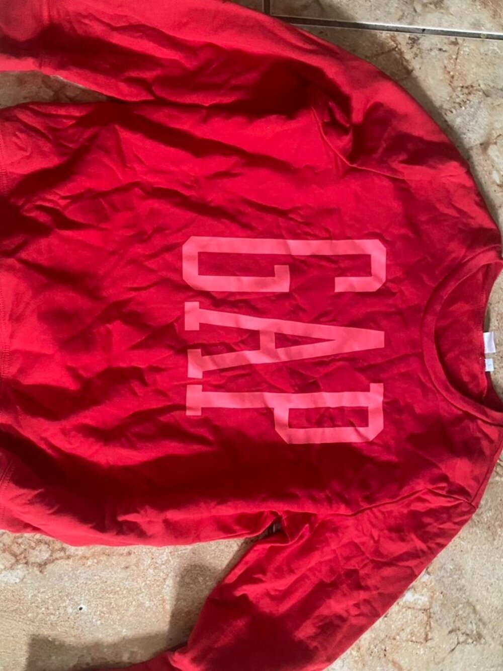 Red Gap crewneck sweatshirt Size L #gap #sweatshirt #pullover